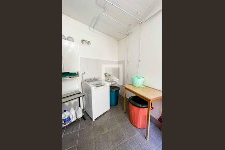 Casa à venda com 238m², 3 quartos e 3 vagas Casa à venda com 238m², 3 quartos e 3 vagasÁrea de Serviço