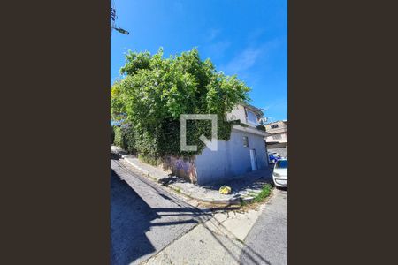 Casa à venda com 238m², 3 quartos e 3 vagas Casa à venda com 238m², 3 quartos e 3 vagasFachada