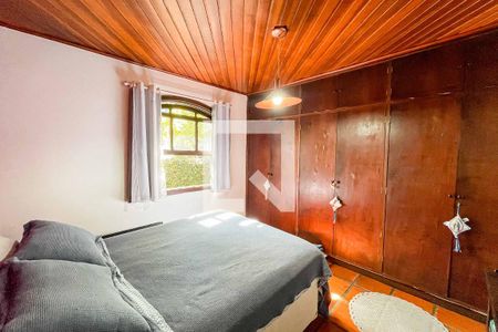 Casa à venda com 238m², 3 quartos e 3 vagas Casa à venda com 238m², 3 quartos e 3 vagasQuarto