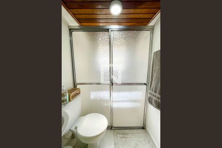 Casa à venda com 238m², 3 quartos e 3 vagas Casa à venda com 238m², 3 quartos e 3 vagasBanheiro da Suíte 1