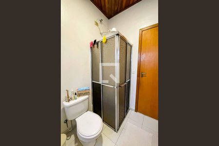 Casa à venda com 238m², 3 quartos e 3 vagas Casa à venda com 238m², 3 quartos e 3 vagasBanheiro da Suíte 2