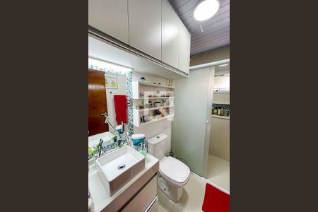 Casa à venda com 238m², 3 quartos e 3 vagas Casa à venda com 238m², 3 quartos e 3 vagasBanheiro