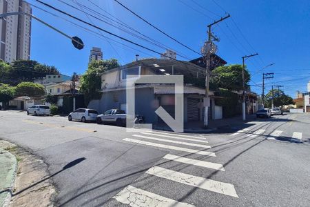 Casa à venda com 238m², 3 quartos e 3 vagas Casa à venda com 238m², 3 quartos e 3 vagasFachada