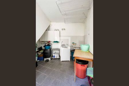 Casa à venda com 238m², 3 quartos e 3 vagas Casa à venda com 238m², 3 quartos e 3 vagasÁrea de Serviço