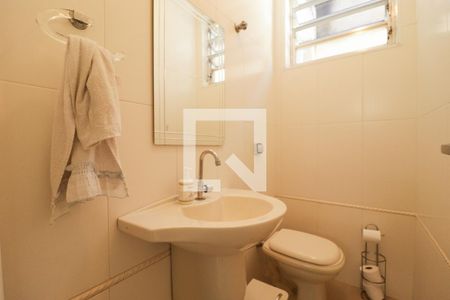 Casa à venda com 275m², 5 quartos e 5 vagas Casa à venda com 275m², 5 quartos e 5 vagasLavabo