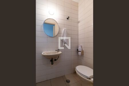 Apartamento à venda com 242m², 4 quartos e 4 vagas Apartamento à venda com 242m², 4 quartos e 4 vagasBanheiro