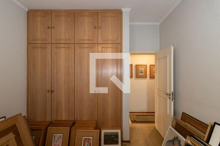 Apartamento à venda com 242m², 4 quartos e 4 vagas Apartamento à venda com 242m², 4 quartos e 4 vagasSuíte 3