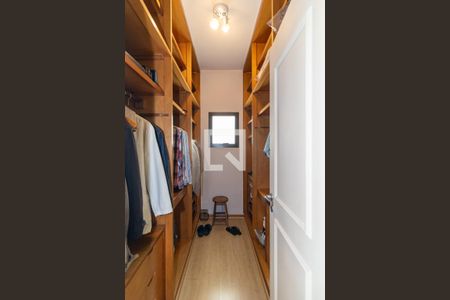 Apartamento à venda com 242m², 4 quartos e 4 vagas Apartamento à venda com 242m², 4 quartos e 4 vagasSuíte 4