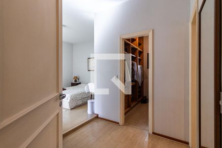 Apartamento à venda com 242m², 4 quartos e 4 vagas Apartamento à venda com 242m², 4 quartos e 4 vagasSuíte 4