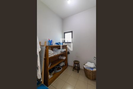Apartamento à venda com 242m², 4 quartos e 4 vagas Apartamento à venda com 242m², 4 quartos e 4 vagasQuarto