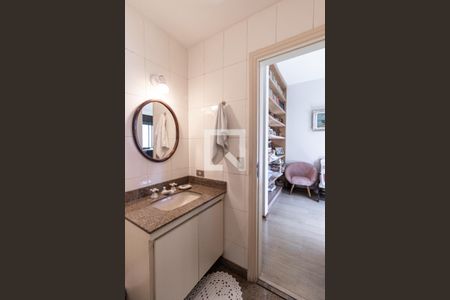 Apartamento à venda com 242m², 4 quartos e 4 vagas Apartamento à venda com 242m², 4 quartos e 4 vagasSuíte 1