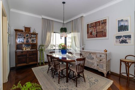 Apartamento à venda com 242m², 4 quartos e 4 vagas Apartamento à venda com 242m², 4 quartos e 4 vagasSala de Jantar