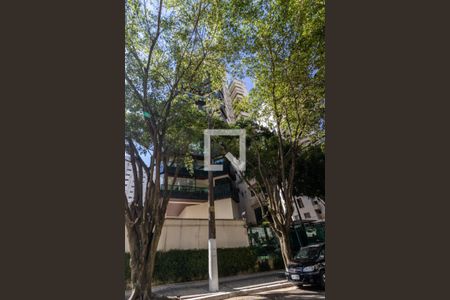 Apartamento à venda com 242m², 4 quartos e 4 vagas Apartamento à venda com 242m², 4 quartos e 4 vagasFachada