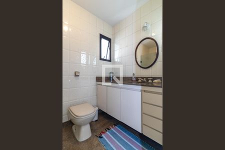 Apartamento à venda com 242m², 4 quartos e 4 vagas Apartamento à venda com 242m², 4 quartos e 4 vagasSuíte 2