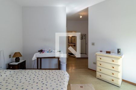 Apartamento à venda com 242m², 4 quartos e 4 vagas Apartamento à venda com 242m², 4 quartos e 4 vagasSuíte 4