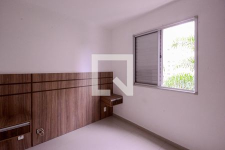 Quarto 2 de apartamento para alugar com 2 quartos, 50m² em Jardim São Savério, São Paulo