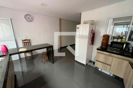 Casa à venda com 200m², 4 quartos e 4 vagas Casa à venda com 200m², 4 quartos e 4 vagasCozinha