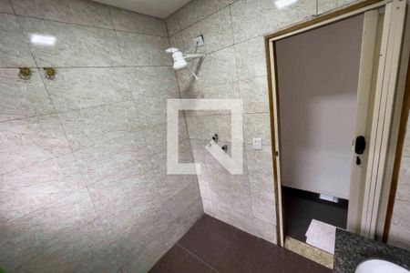 Casa à venda com 200m², 4 quartos e 4 vagas Casa à venda com 200m², 4 quartos e 4 vagasBanheiro 2