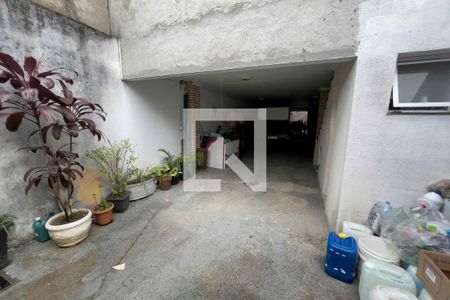 Casa à venda com 200m², 4 quartos e 4 vagas Casa à venda com 200m², 4 quartos e 4 vagasQuintal