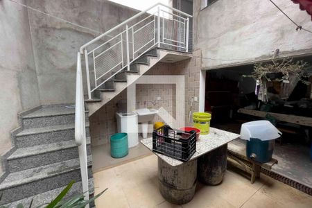 Casa à venda com 200m², 4 quartos e 4 vagas Casa à venda com 200m², 4 quartos e 4 vagasChurrasqueira/Lavanderia