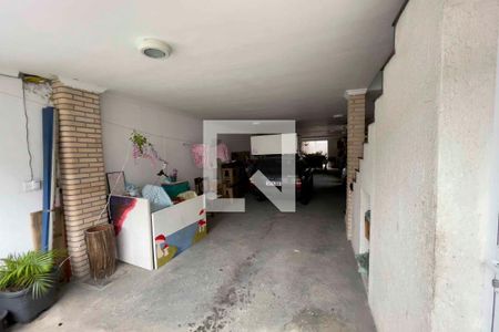 Casa à venda com 200m², 4 quartos e 4 vagas Casa à venda com 200m², 4 quartos e 4 vagasQuintal