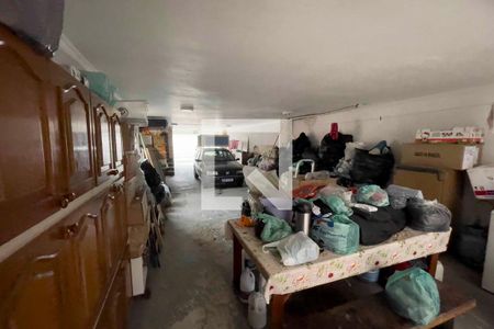 Casa à venda com 200m², 4 quartos e 4 vagas Casa à venda com 200m², 4 quartos e 4 vagasQuintal