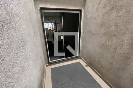 Casa à venda com 200m², 4 quartos e 4 vagas Casa à venda com 200m², 4 quartos e 4 vagasÁrea comum