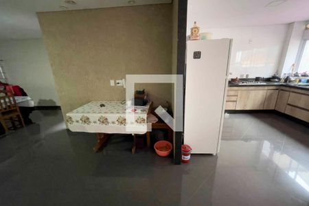 Casa à venda com 200m², 4 quartos e 4 vagas Casa à venda com 200m², 4 quartos e 4 vagasSala de Jantar