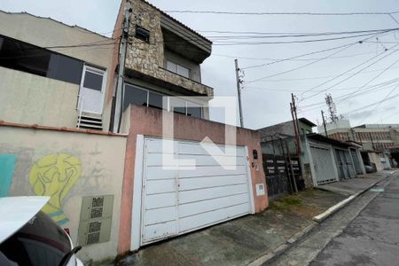 Casa à venda com 200m², 4 quartos e 4 vagas Casa à venda com 200m², 4 quartos e 4 vagasFachada