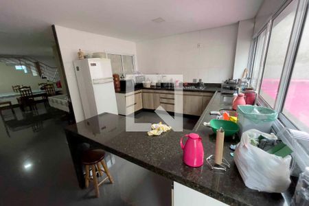 Casa à venda com 200m², 4 quartos e 4 vagas Casa à venda com 200m², 4 quartos e 4 vagasCozinha