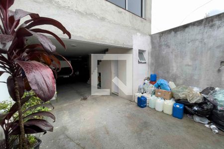 Casa à venda com 200m², 4 quartos e 4 vagas Casa à venda com 200m², 4 quartos e 4 vagasQuintal