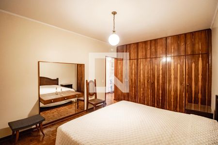 Casa à venda com 349m², 4 quartos e 3 vagas Casa à venda com 349m², 4 quartos e 3 vagasQuarto 04 Suíte Segundo Andar