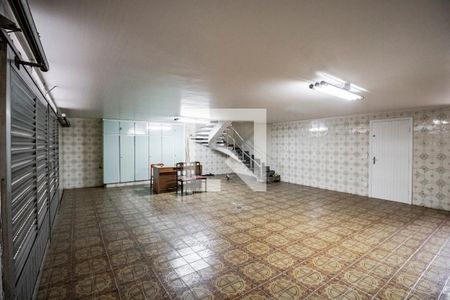 Casa à venda com 349m², 4 quartos e 3 vagas Casa à venda com 349m², 4 quartos e 3 vagasGaragem