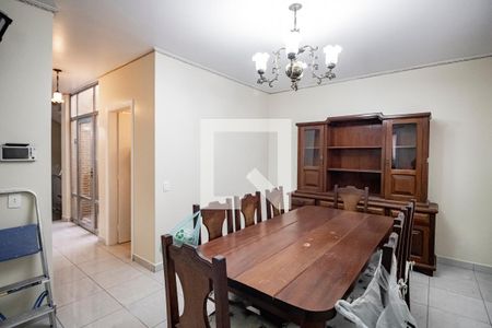 Casa à venda com 349m², 4 quartos e 3 vagas Casa à venda com 349m², 4 quartos e 3 vagasSala de Jantar