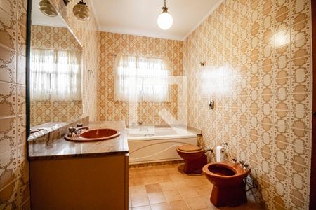 Casa à venda com 349m², 4 quartos e 3 vagas Casa à venda com 349m², 4 quartos e 3 vagasBanheiro 03 da Suíte do Segundo Andar