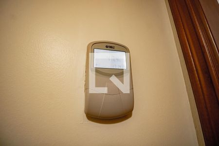 Casa à venda com 349m², 4 quartos e 3 vagas Casa à venda com 349m², 4 quartos e 3 vagasMostrador Energia Solar