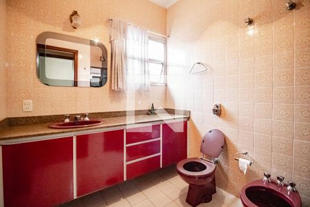 Casa à venda com 349m², 4 quartos e 3 vagas Casa à venda com 349m², 4 quartos e 3 vagasBanheiro 02 da Suíte do Segundo Andar