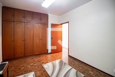 Casa à venda com 349m², 4 quartos e 3 vagas Casa à venda com 349m², 4 quartos e 3 vagasQuarto 01 Segundo Andar