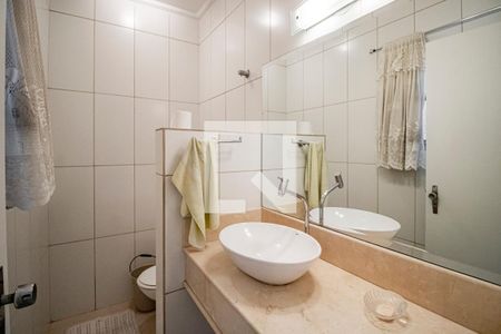 Casa à venda com 349m², 4 quartos e 3 vagas Casa à venda com 349m², 4 quartos e 3 vagasLavabo