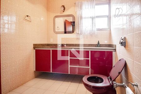 Casa à venda com 349m², 4 quartos e 3 vagas Casa à venda com 349m², 4 quartos e 3 vagasBanheiro 02 da Suíte do Segundo Andar