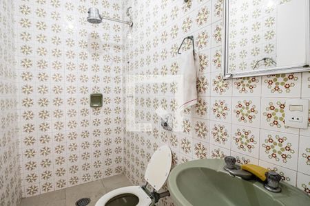 Casa à venda com 349m², 4 quartos e 3 vagas Casa à venda com 349m², 4 quartos e 3 vagasBanheiro de Serviço