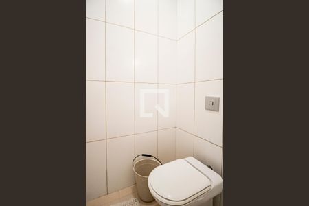 Casa à venda com 349m², 4 quartos e 3 vagas Casa à venda com 349m², 4 quartos e 3 vagasLavabo