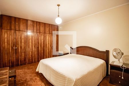 Casa à venda com 349m², 4 quartos e 3 vagas Casa à venda com 349m², 4 quartos e 3 vagasQuarto 04 Suíte Segundo Andar