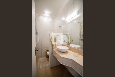 Casa à venda com 349m², 4 quartos e 3 vagas Casa à venda com 349m², 4 quartos e 3 vagasLavabo