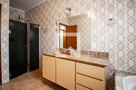 Casa à venda com 349m², 4 quartos e 3 vagas Casa à venda com 349m², 4 quartos e 3 vagasBanheiro 03 da Suíte do Segundo Andar