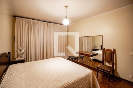 Casa à venda com 349m², 4 quartos e 3 vagas Casa à venda com 349m², 4 quartos e 3 vagasQuarto 04 Suíte Segundo Andar