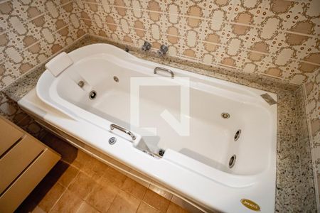 Casa à venda com 349m², 4 quartos e 3 vagas Casa à venda com 349m², 4 quartos e 3 vagasBanheiro 03 da Suíte do Segundo Andar - Hidromassagem