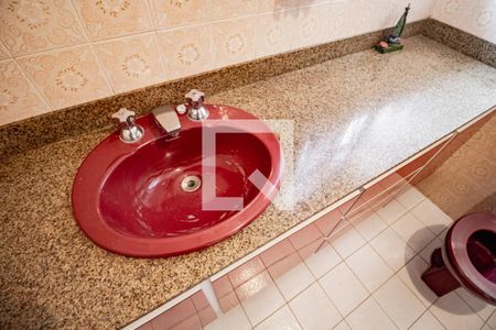 Casa à venda com 349m², 4 quartos e 3 vagas Casa à venda com 349m², 4 quartos e 3 vagasBanheiro 02 da Suíte do Segundo Andar - Torneira