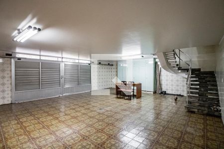 Casa à venda com 349m², 4 quartos e 3 vagas Casa à venda com 349m², 4 quartos e 3 vagasGaragem