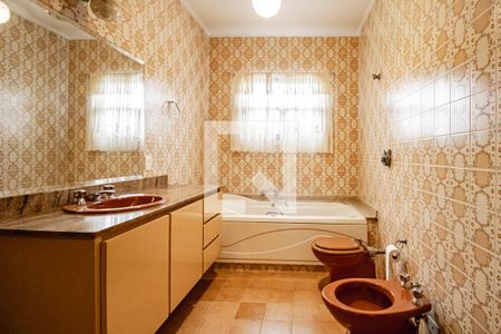 Casa à venda com 349m², 4 quartos e 3 vagas Casa à venda com 349m², 4 quartos e 3 vagasBanheiro 03 da Suíte do Segundo Andar